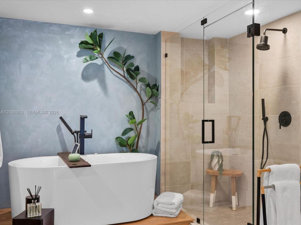 For Rent: $6,500 (2 beds, 2 baths, 1313 Square Feet)