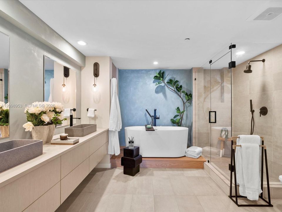 For Rent: $6,500 (2 beds, 2 baths, 1313 Square Feet)