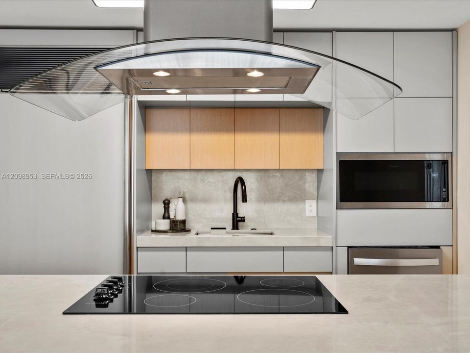 For Rent: $6,500 (2 beds, 2 baths, 1313 Square Feet)