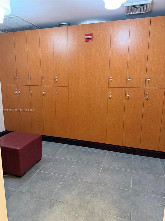 В аренду: $3,100 (1 спален, 1 ванн, 802 Квадратных фут)