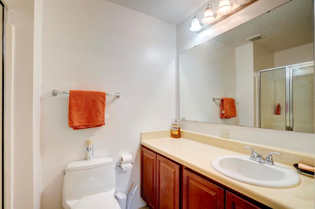 2nd bathroom