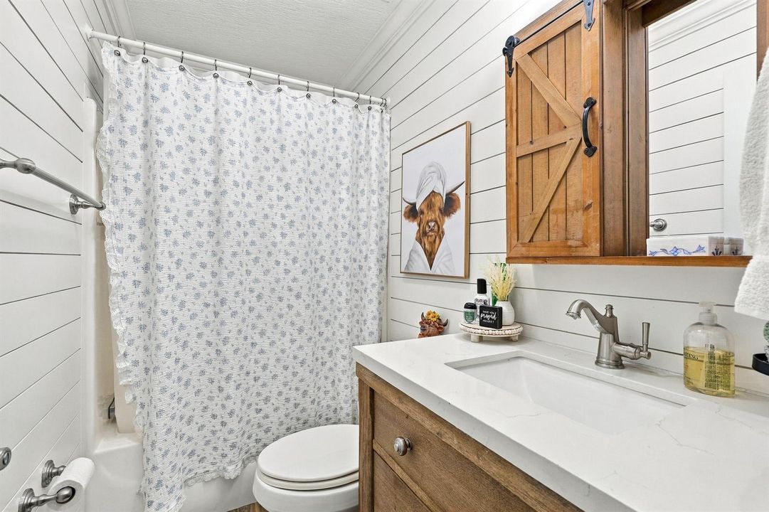 BATHROOM 2