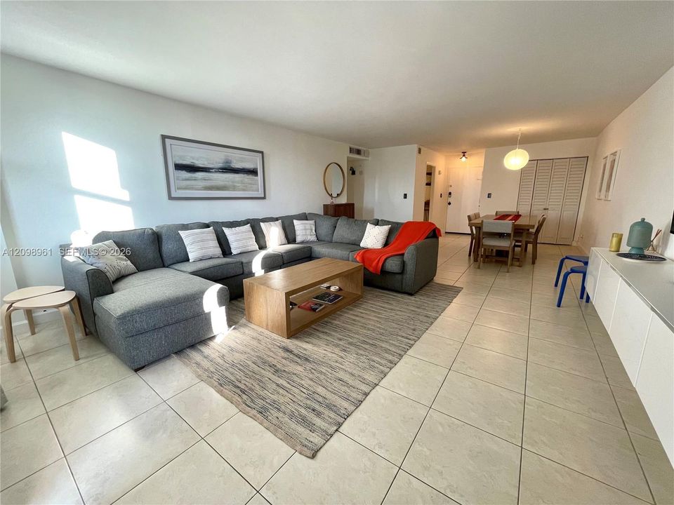 For Rent: $4,100 (2 beds, 2 baths, 1300 Square Feet)
