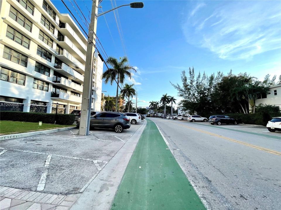 For Rent: $4,100 (2 beds, 2 baths, 1300 Square Feet)