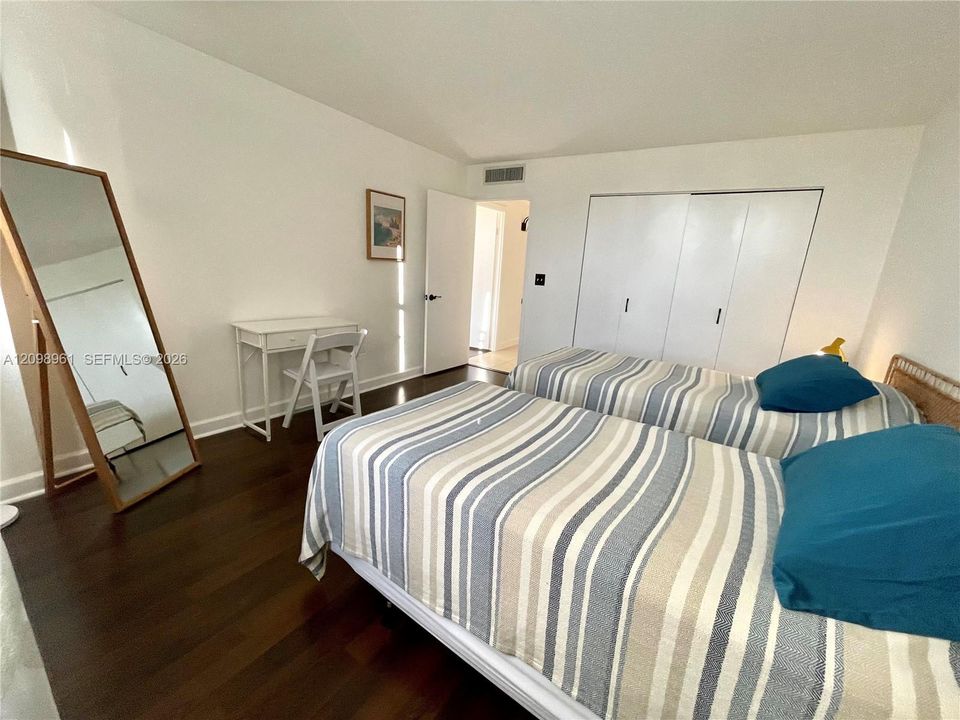 For Rent: $4,100 (2 beds, 2 baths, 1300 Square Feet)