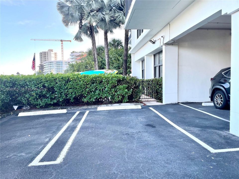 For Rent: $4,100 (2 beds, 2 baths, 1300 Square Feet)
