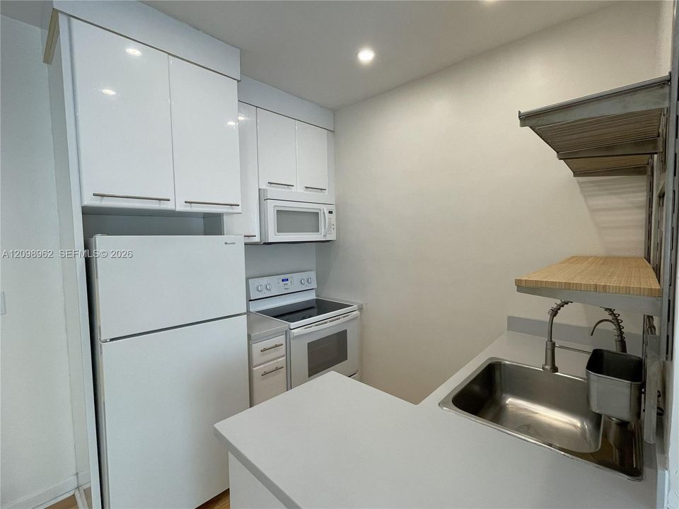 В аренду: $1,950 (1 спален, 1 ванн, 450 Квадратных фут)