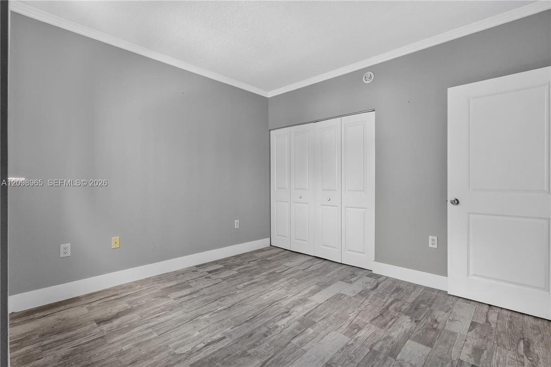 For Sale: $560,000 (2 beds, 2 baths, 1023 Square Feet)