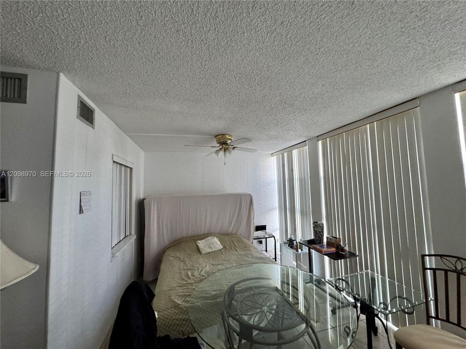 For Sale: $175,000 (2 beds, 1 baths, 924 Square Feet)
