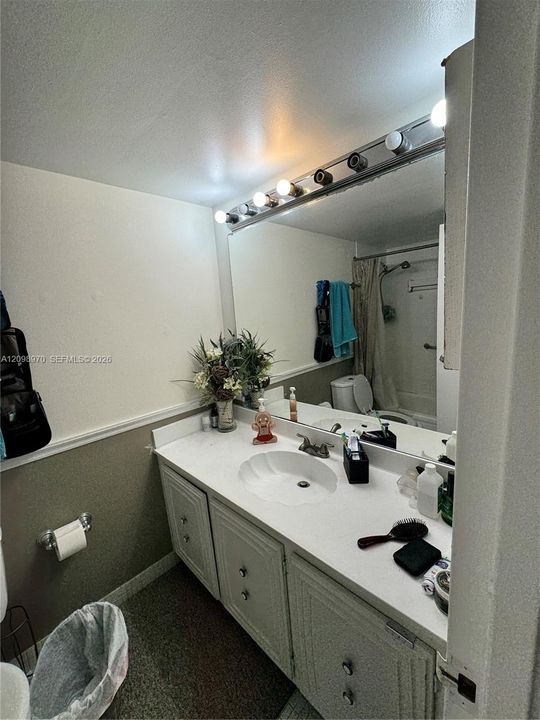 For Sale: $175,000 (2 beds, 1 baths, 924 Square Feet)