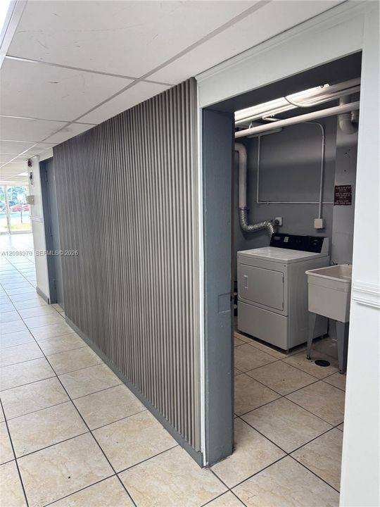 For Sale: $175,000 (2 beds, 1 baths, 924 Square Feet)