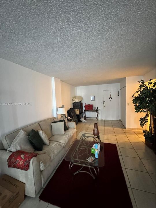 For Sale: $175,000 (2 beds, 1 baths, 924 Square Feet)