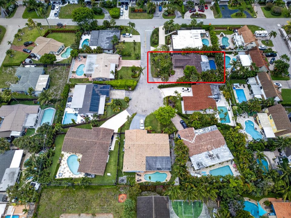 1540 NE 40 St