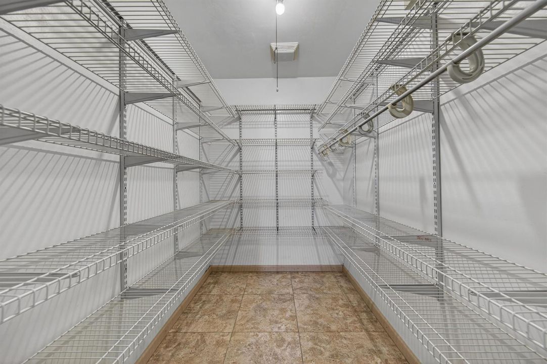 walk in closet
