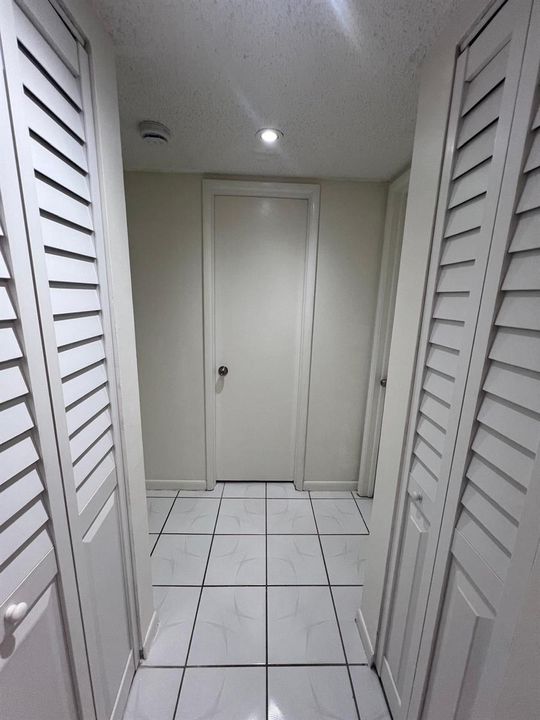 7 - Hallway