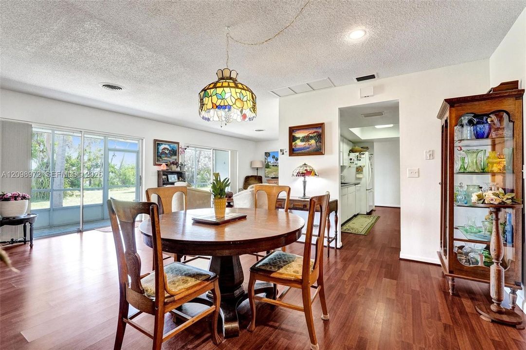 En Venta: $1,355,555 (6 camas, 7 baños, 9845 Pies cuadrados)
