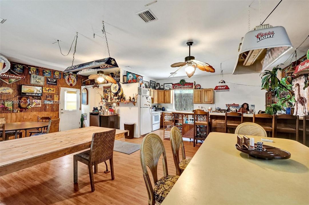 En Venta: $1,355,555 (6 camas, 7 baños, 9845 Pies cuadrados)