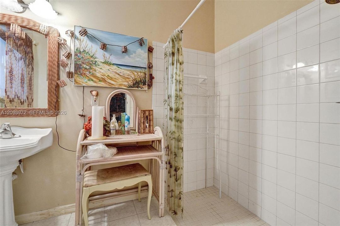 En Venta: $1,355,555 (6 camas, 7 baños, 9845 Pies cuadrados)
