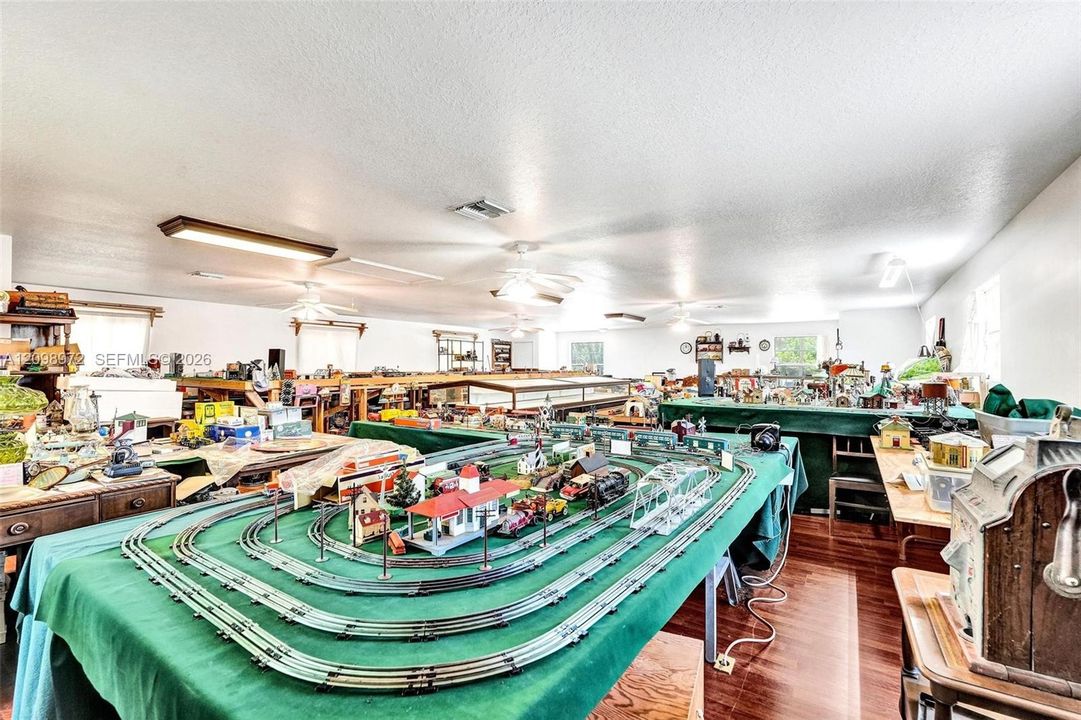 En Venta: $1,355,555 (6 camas, 7 baños, 9845 Pies cuadrados)