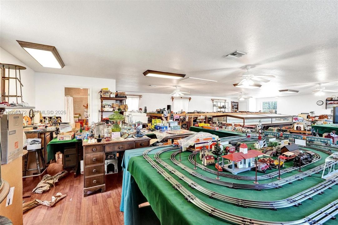 En Venta: $1,355,555 (6 camas, 7 baños, 9845 Pies cuadrados)