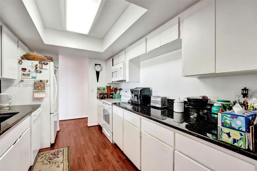 En Venta: $1,355,555 (6 camas, 7 baños, 9845 Pies cuadrados)