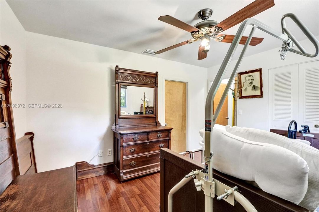 En Venta: $1,355,555 (6 camas, 7 baños, 9845 Pies cuadrados)