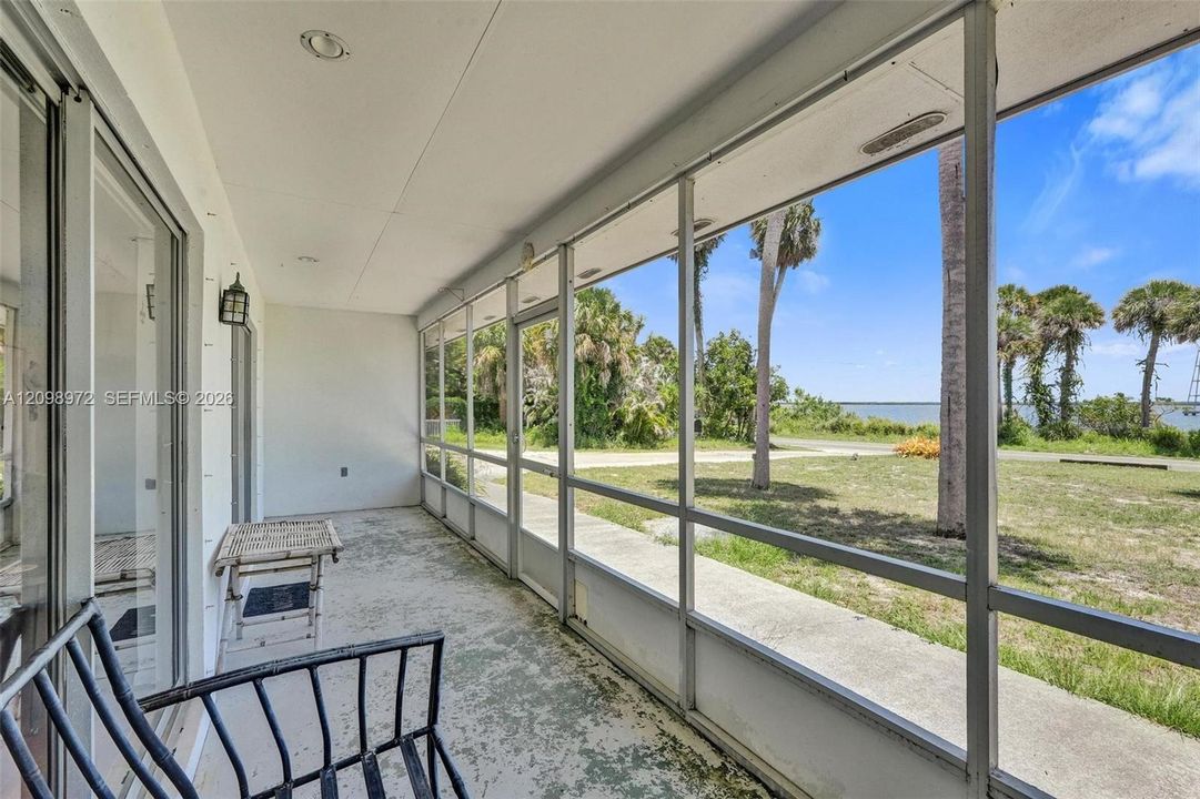 En Venta: $1,355,555 (6 camas, 7 baños, 9845 Pies cuadrados)