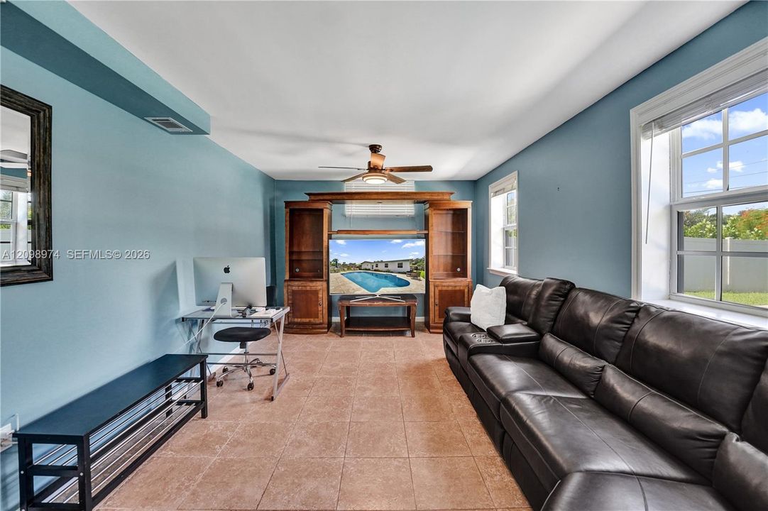 Activo con contrato: $730,000 (3 camas, 2 baños, 1890 Pies cuadrados)