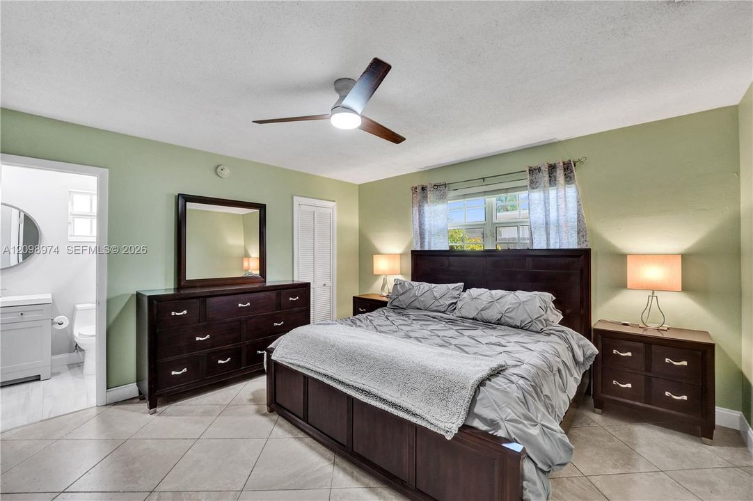 Activo con contrato: $730,000 (3 camas, 2 baños, 1890 Pies cuadrados)