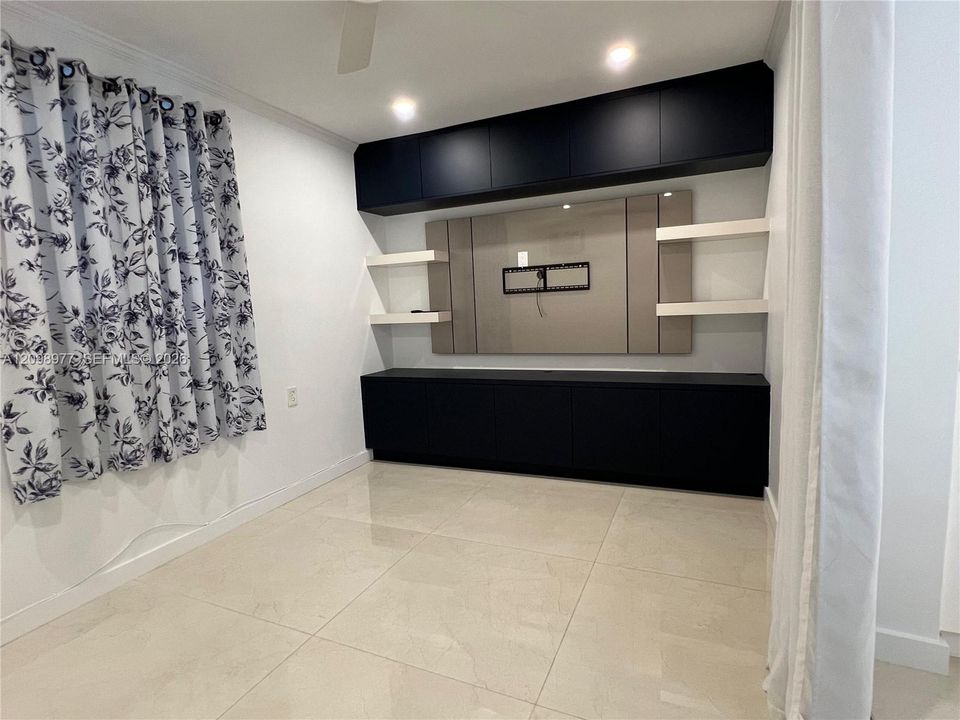 В аренду: $3,800 (3 спален, 2 ванн, 1633 Квадратных фут)