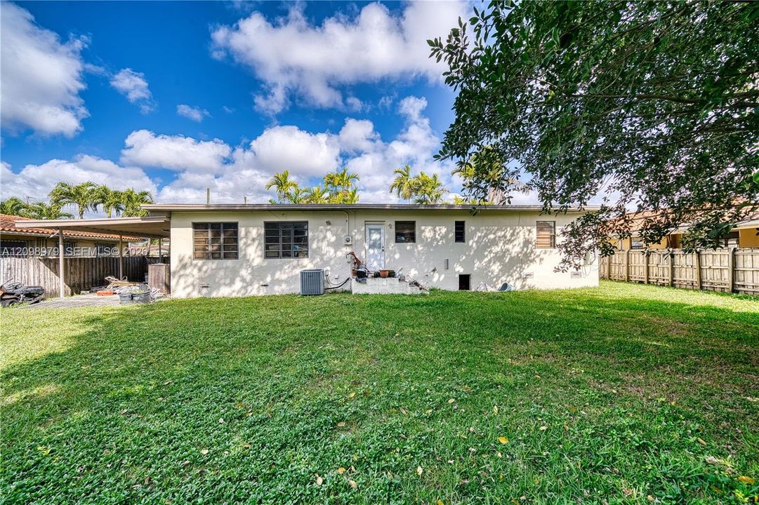 For Sale: $939,999 (3 beds, 2 baths, 1550 Square Feet)