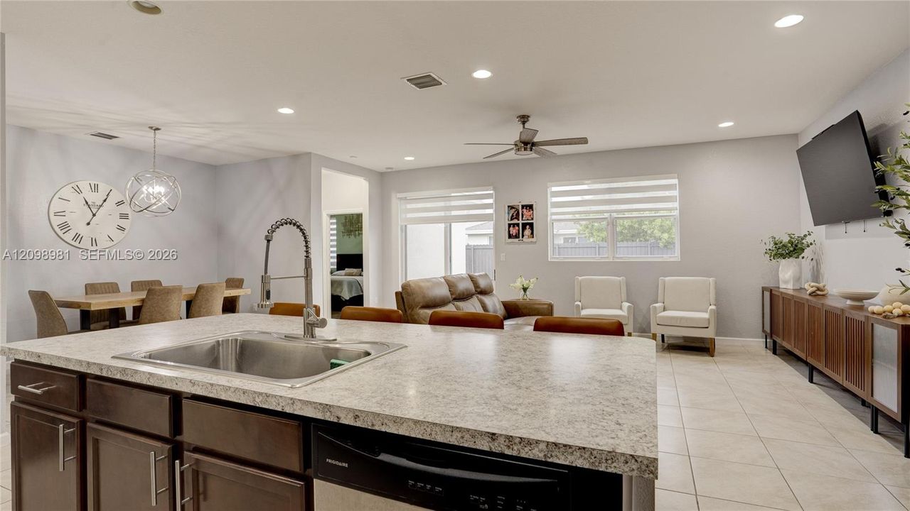 For Sale: $669,000 (4 beds, 2 baths, 1799 Square Feet)