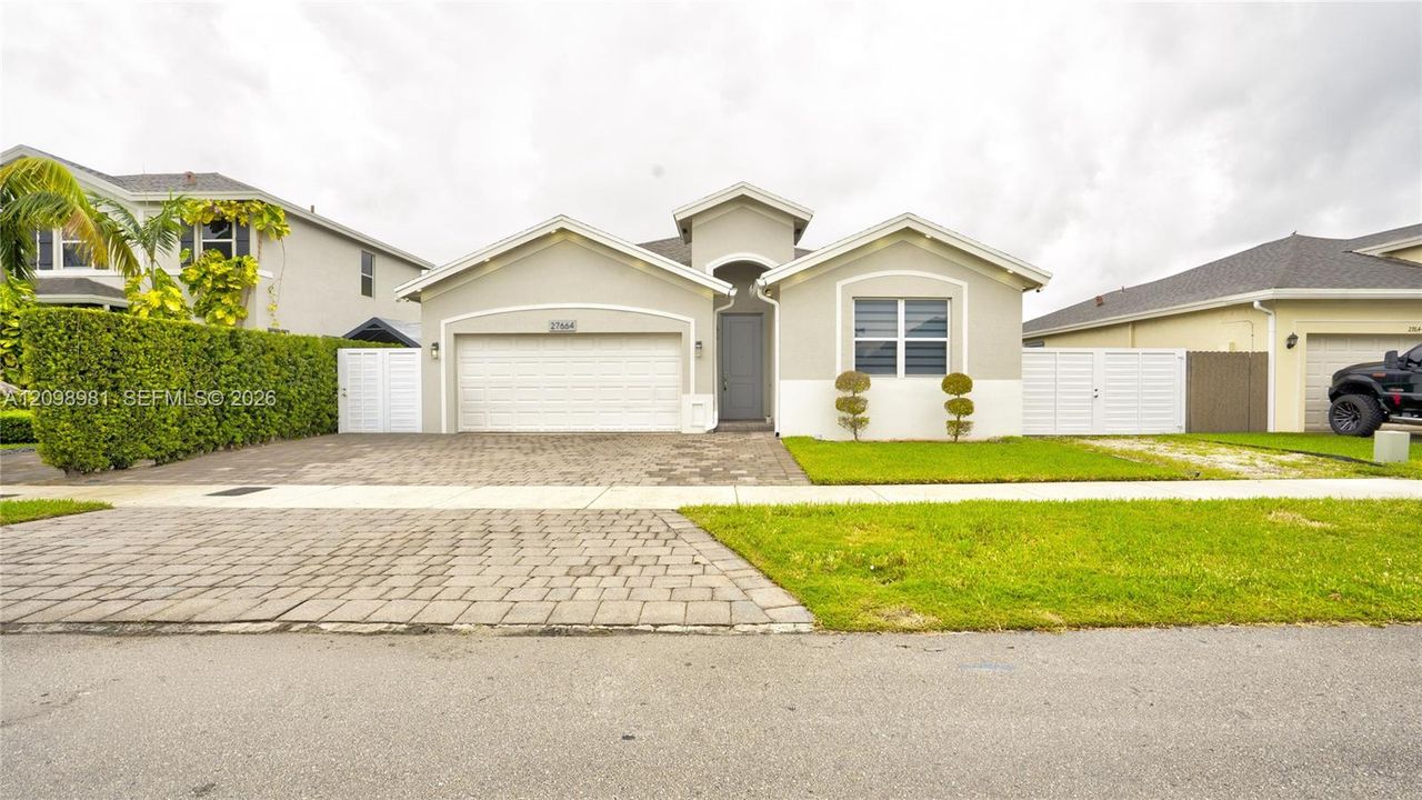 For Sale: $669,000 (4 beds, 2 baths, 1799 Square Feet)