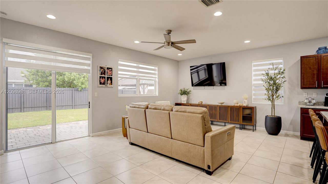 For Sale: $669,000 (4 beds, 2 baths, 1799 Square Feet)