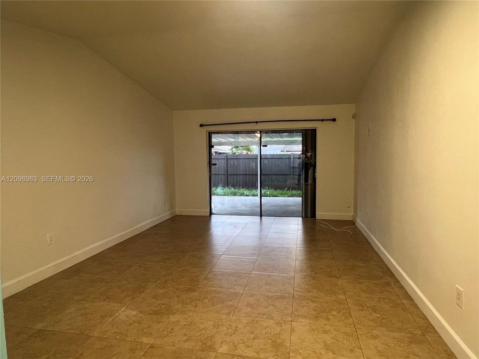 For Rent: $2,780 (2 beds, 2 baths, 1030 Square Feet)