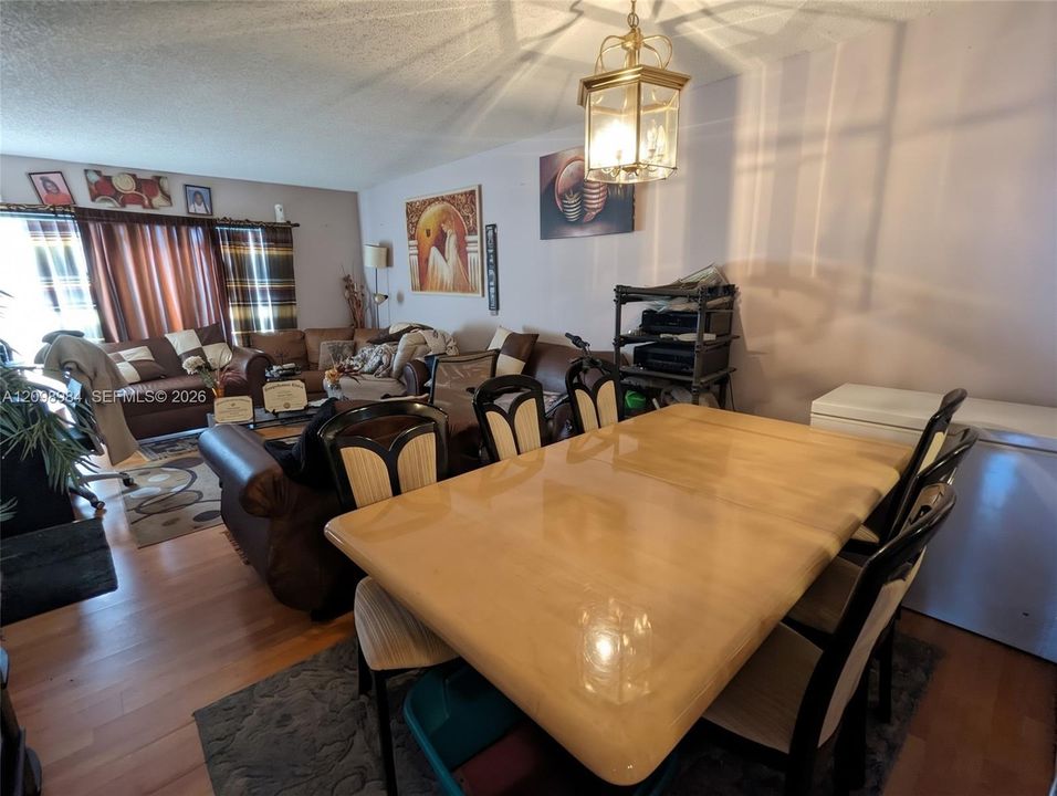 For Sale: $175,000 (2 beds, 2 baths, 832 Square Feet)
