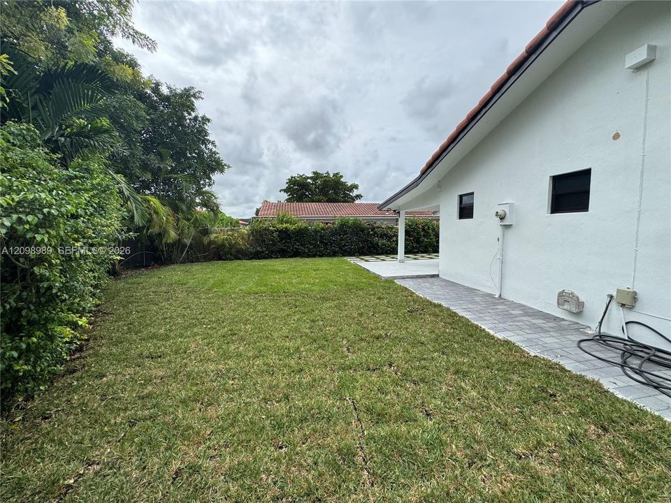 En Venta: $925,000 (3 camas, 2 baños, 2055 Pies cuadrados)