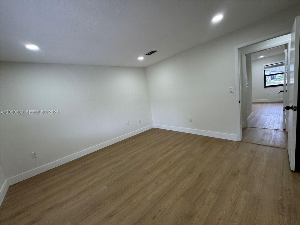 En Venta: $925,000 (3 camas, 2 baños, 2055 Pies cuadrados)