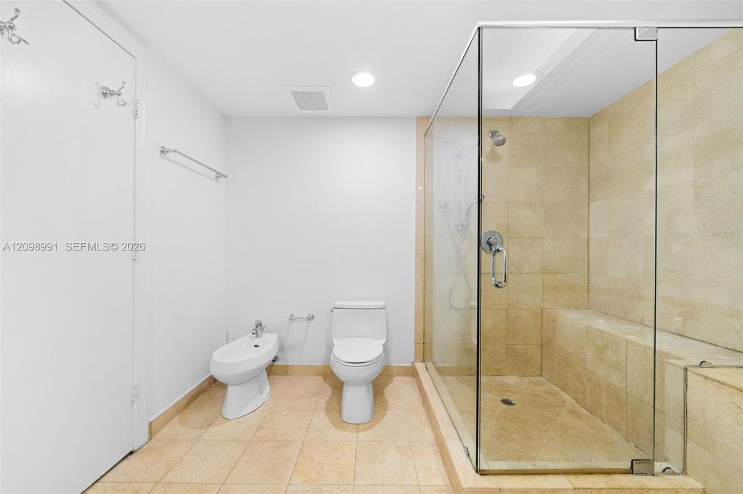 For Sale: $1,349,000 (2 beds, 2 baths, 1782 Square Feet)