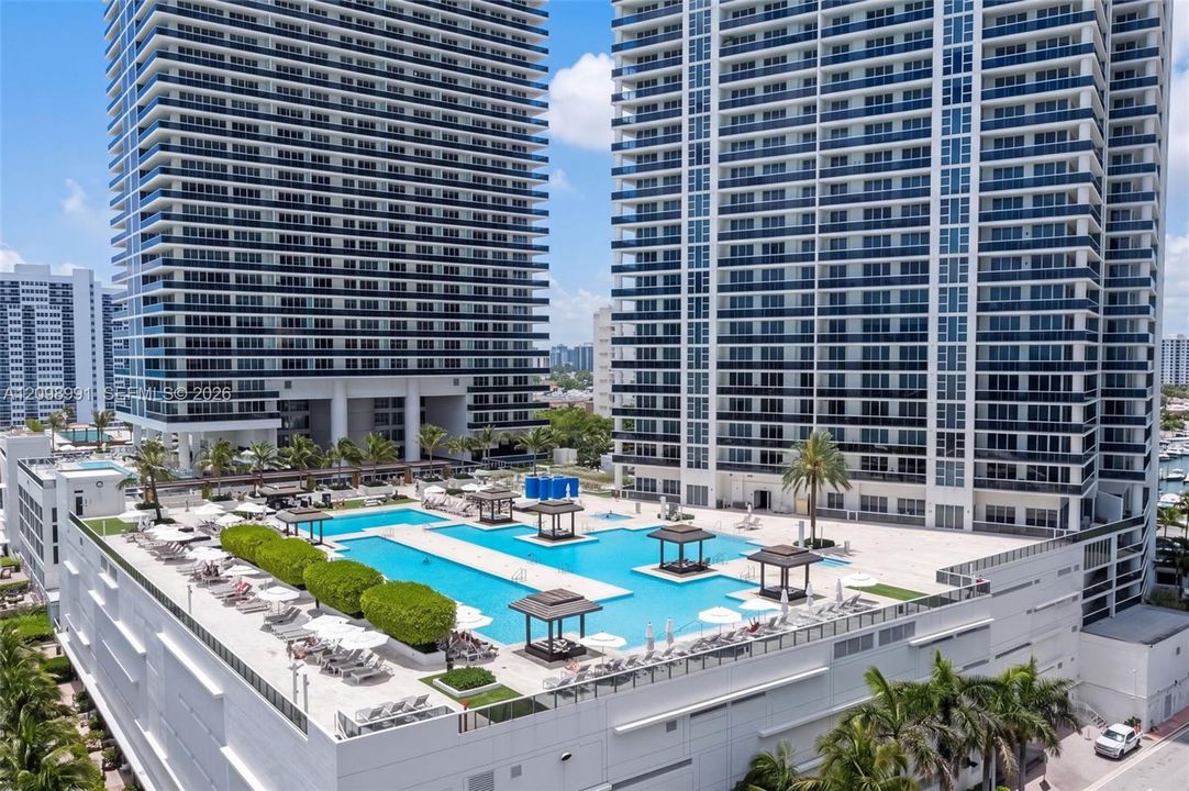 For Sale: $1,349,000 (2 beds, 2 baths, 1782 Square Feet)