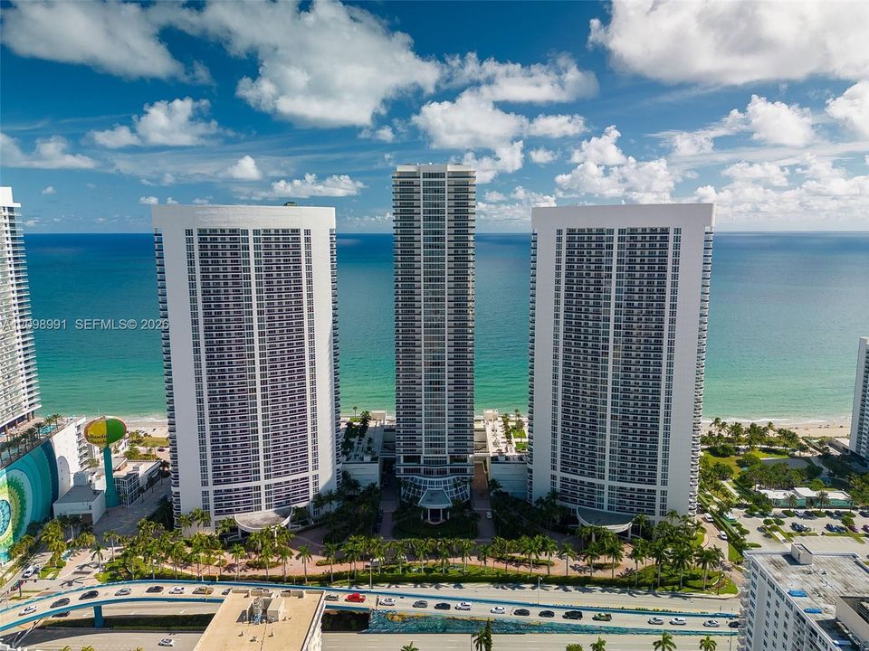 For Sale: $1,349,000 (2 beds, 2 baths, 1782 Square Feet)