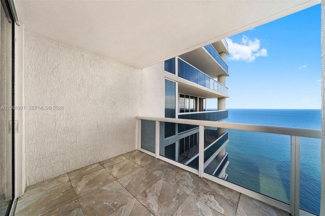 For Sale: $1,349,000 (2 beds, 2 baths, 1782 Square Feet)