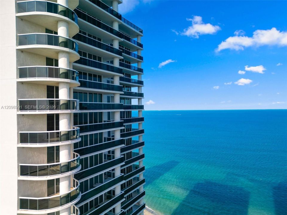 For Sale: $1,349,000 (2 beds, 2 baths, 1782 Square Feet)