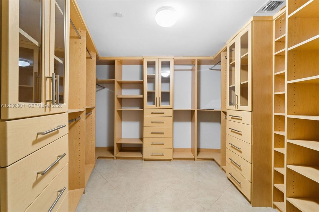 For Sale: $1,349,000 (2 beds, 2 baths, 1782 Square Feet)