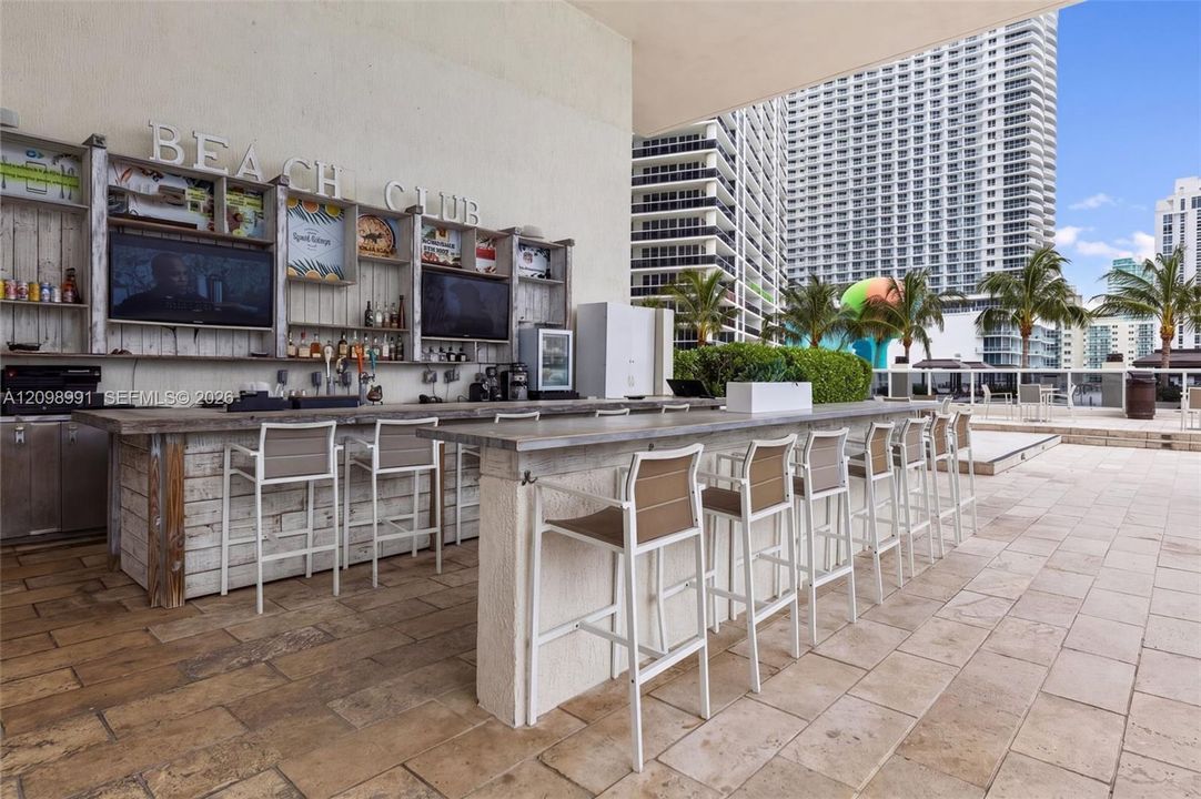 For Sale: $1,349,000 (2 beds, 2 baths, 1782 Square Feet)