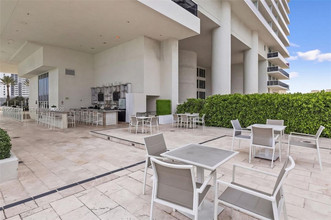 For Sale: $1,349,000 (2 beds, 2 baths, 1782 Square Feet)