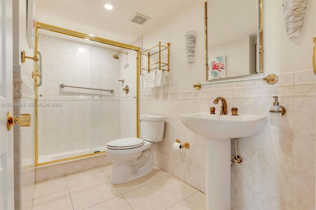 En Venta: $399,900 (2 camas, 2 baños, 1440 Pies cuadrados)
