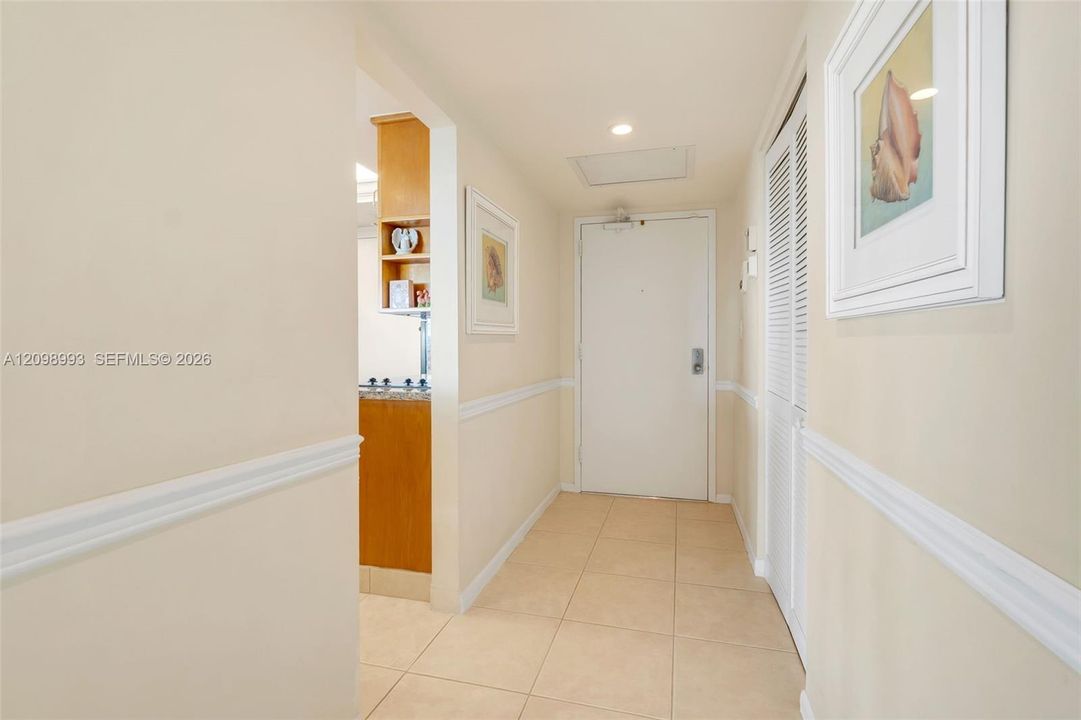 En Venta: $399,900 (2 camas, 2 baños, 1440 Pies cuadrados)