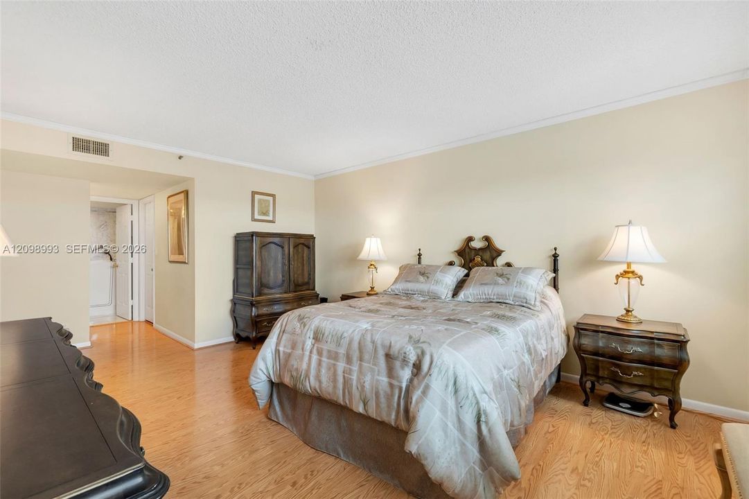 En Venta: $399,900 (2 camas, 2 baños, 1440 Pies cuadrados)