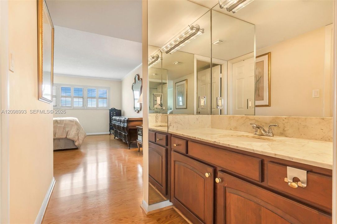 En Venta: $399,900 (2 camas, 2 baños, 1440 Pies cuadrados)